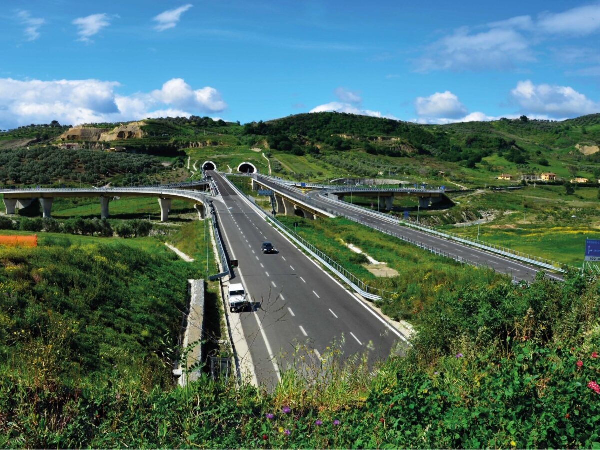 Road design. Longitudinal slope on Highways.